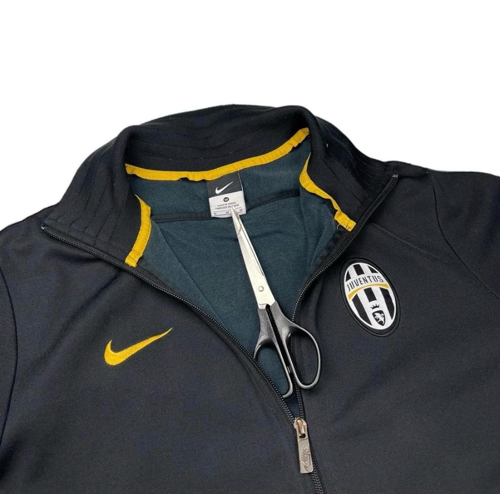 Vintage Juventus jacket